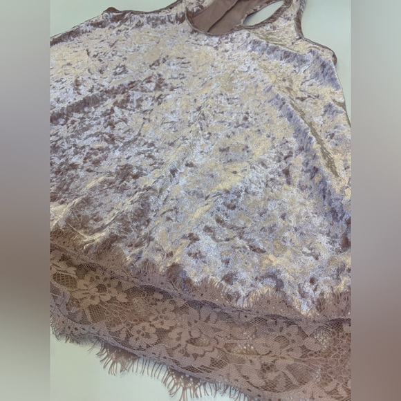 Libby Story crushed velvet and lace pink tank, small, racerback (L) - Picture 2 of 5